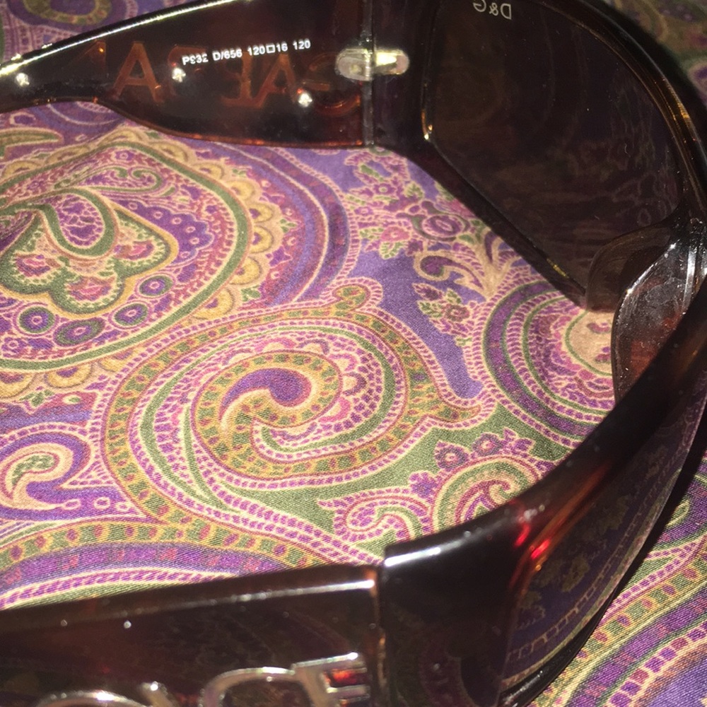 Sunglasses - Picture 4 of 5
